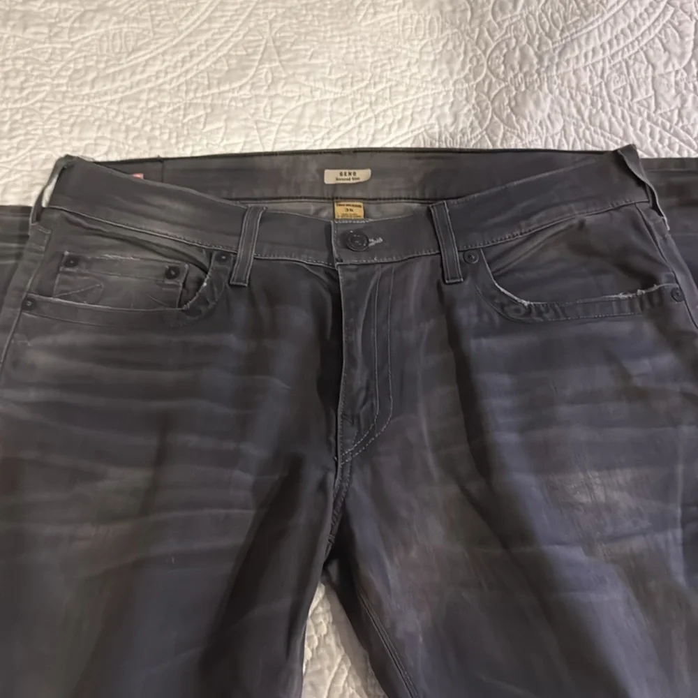 True Religion Geno Relaxed Slim Fit. Size 36x34. Gray - Washed Style. - Picture 5 of 5